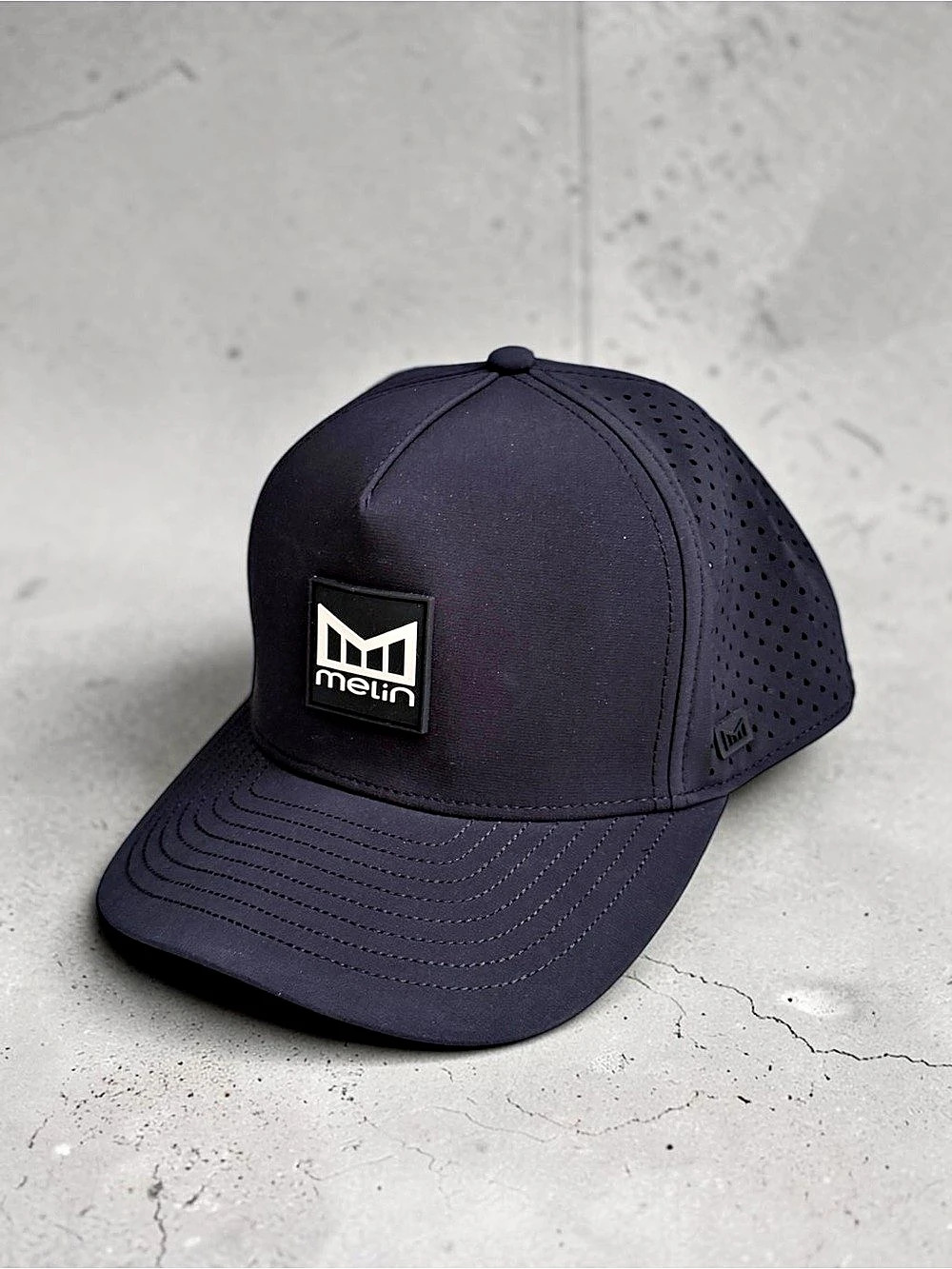 melin Odyssey Perforated Black Hat Like New